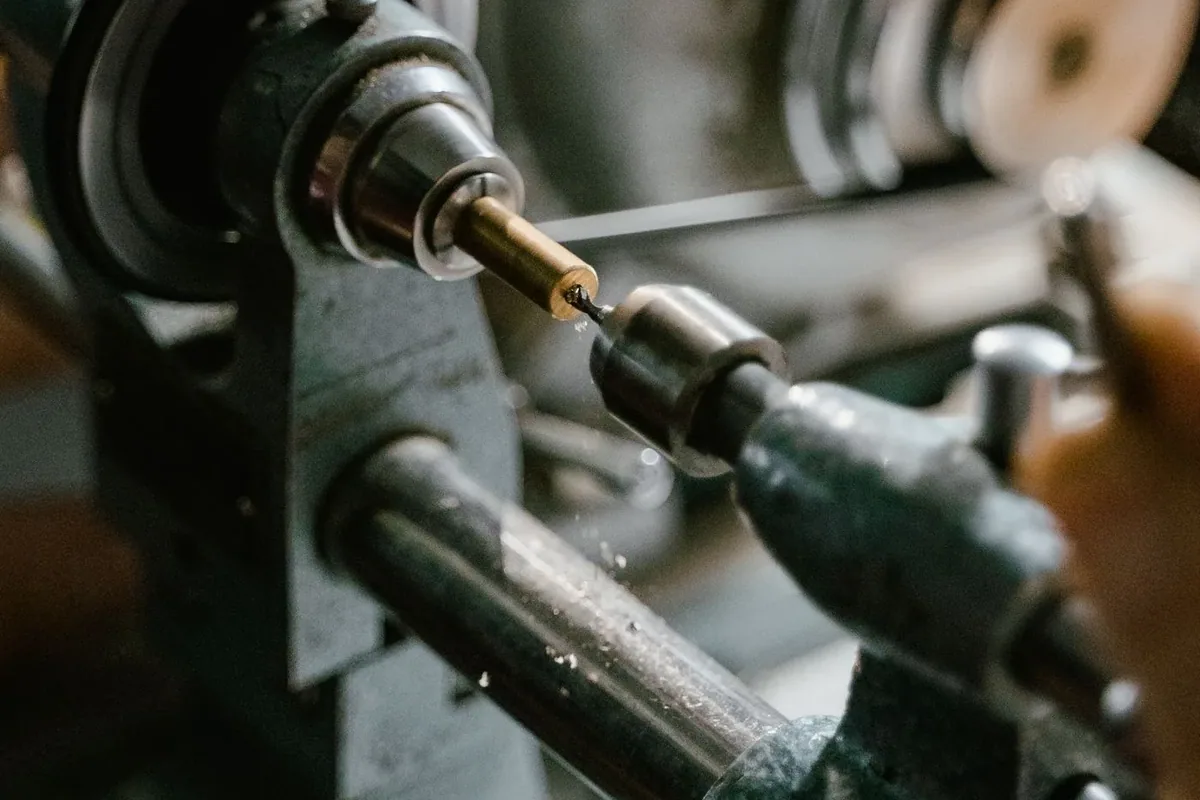 Nişantaşı kepenk tamiri için motor kumanda ray ve lamel teknik ayrımı